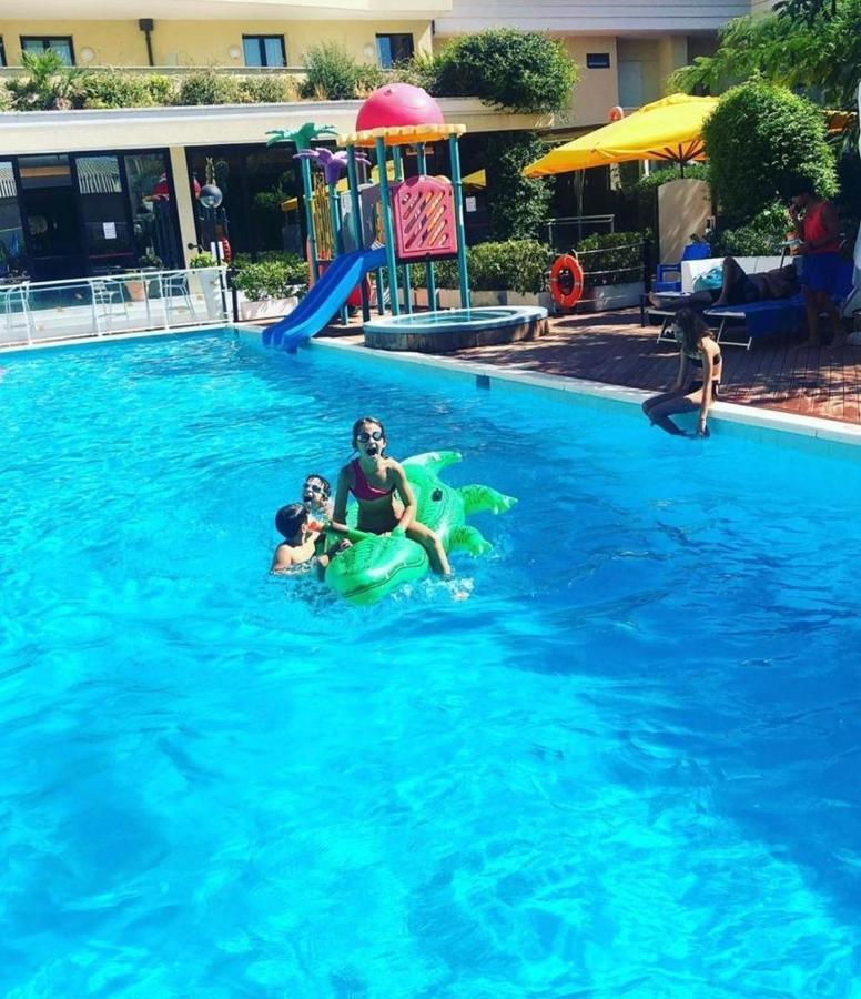 Park Hotel Kursaal Misano Adriatico Luaran gambar